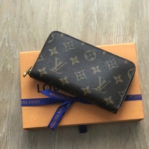 Louis Vuitton Zippy Wallet